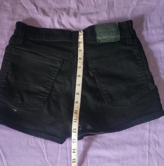 Levi Strauss And Co Black Denim Shorts. Cute And Classic. Highrise. 2.5" Inseam - Picture 9 of 9